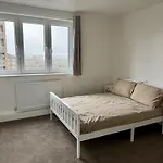 Spacious 2Br, Great Amenities, 16 Min To City