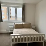 Spacious 2Br, Great Amenities, 16 Min To City